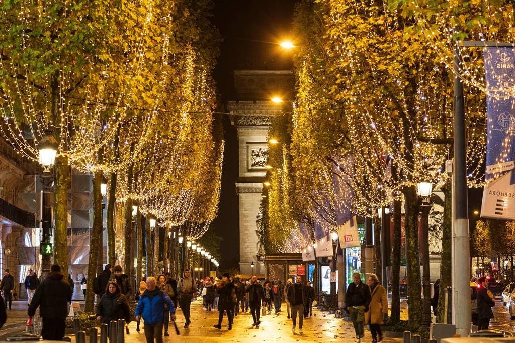 Balade sur l'avenue des Champs-Élysées